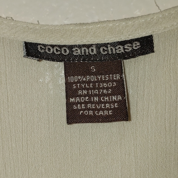 COCO and CHASE delicate blouse - Picture 5 of 6